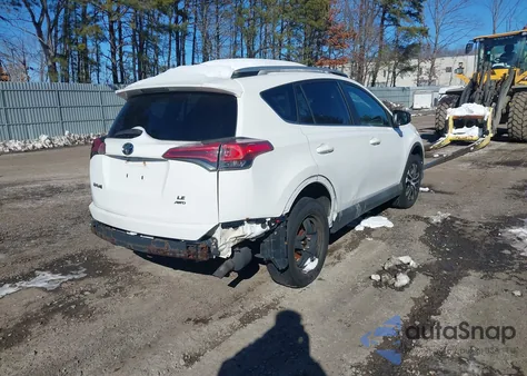 2016 Toyota Rav4 Le z USA, uszkodzony, nr VIN 2T3BFREV7GW471908